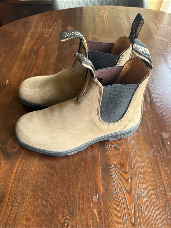 Blundstone Shoes - Blundstone Tan Chelsea Ankle Boots with Black Elastic